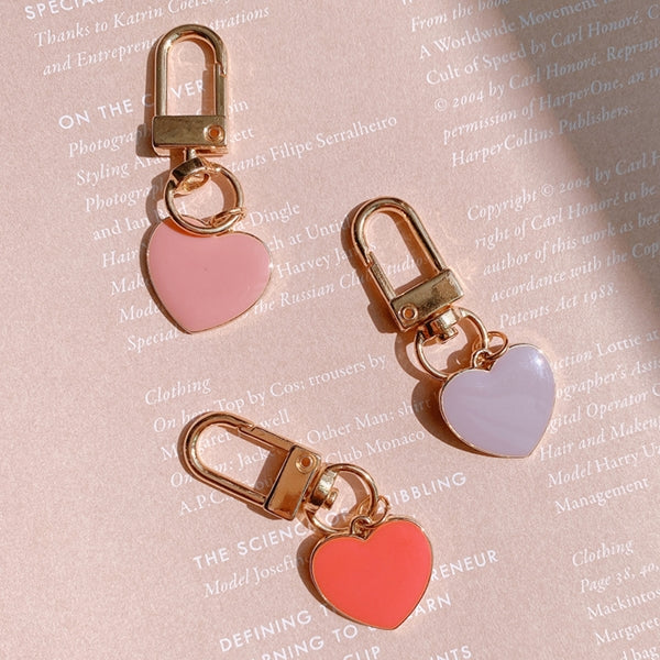 
            
                Load image into Gallery viewer, GOLD LINE ONE HEART KEYRING
            
        